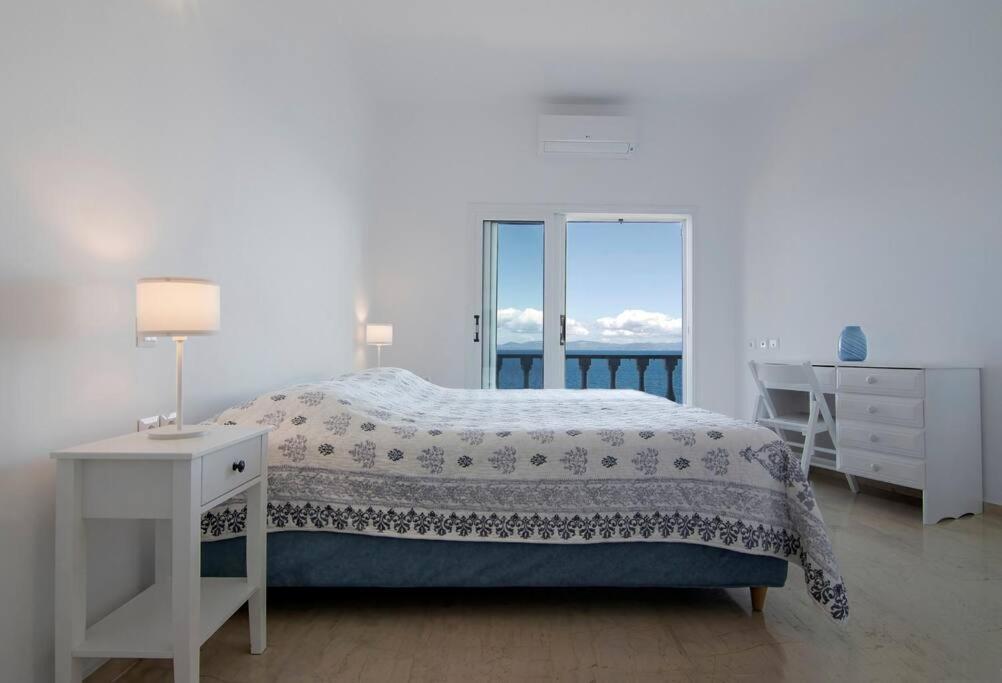 Laconian Collection Villa Big Blue Mavrovoúnion 외부 사진